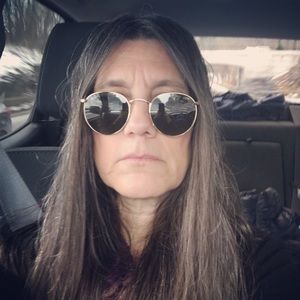 Meet your Posher, Liz